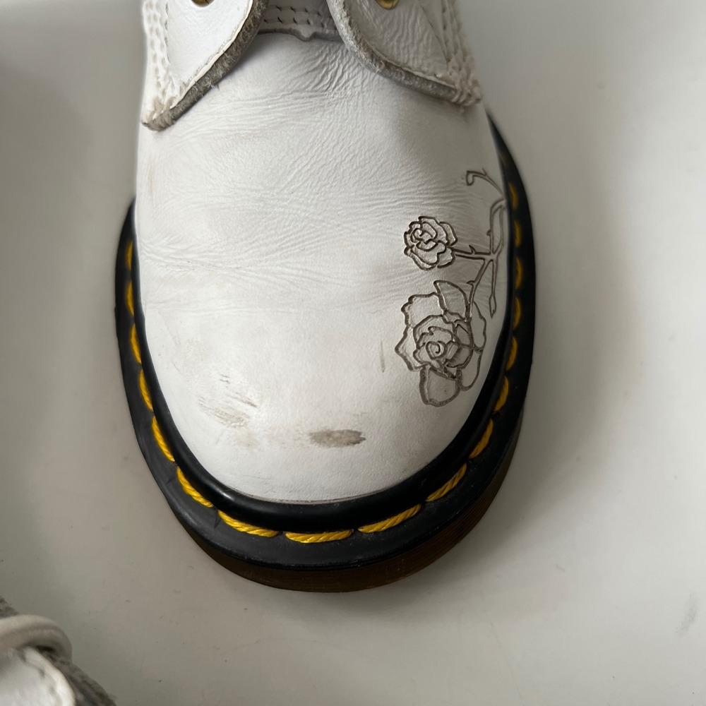 Vintage Dr. Martens 14 Hole Lace Up Tall Boots 7 White Rose Etched Leather Docs - Picture 12 of 13